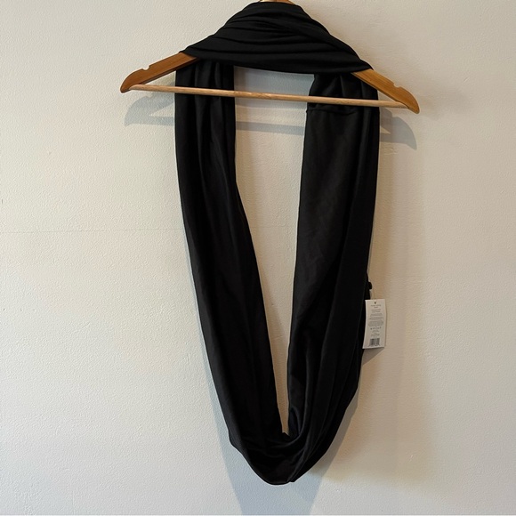 NWT Beyond Yoga Pocket Infinity Scarf Black - Picture 7 of 8